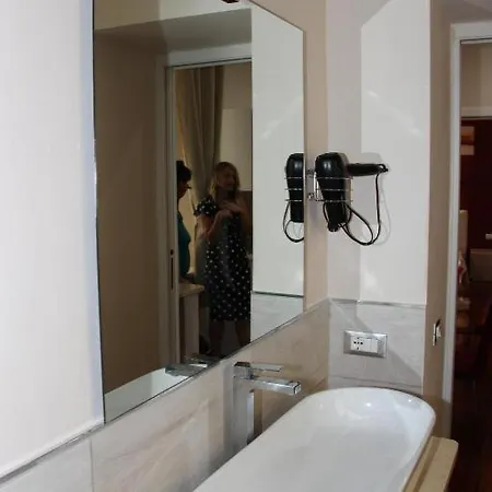 Bed & Breakfast Dimora Frattina Rome