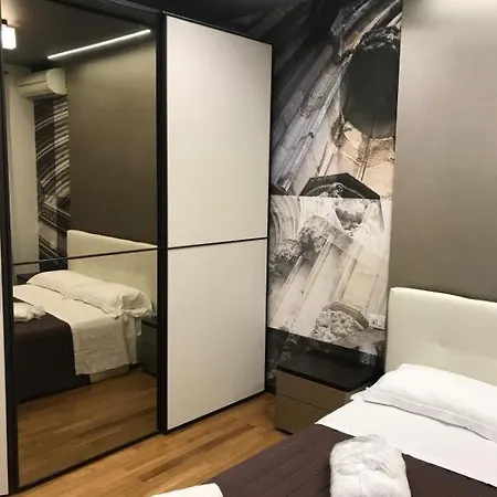 Couette-café Dimora Frattina 4*