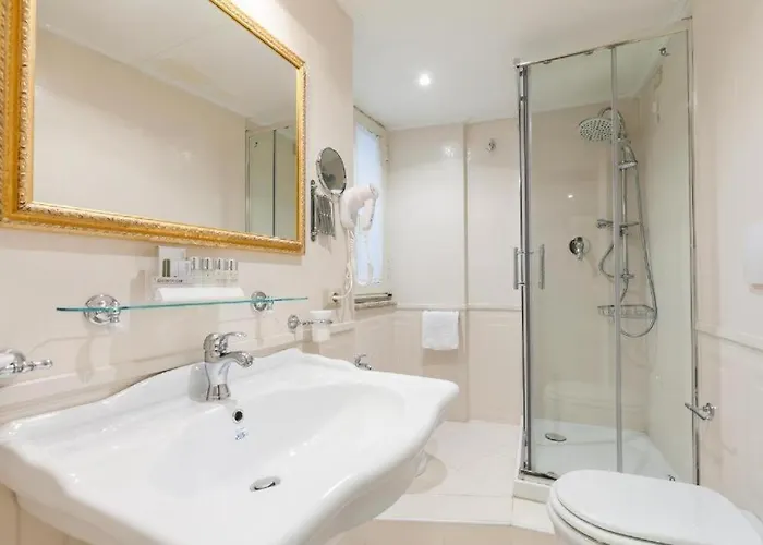 Bed & Breakfast Dimora Frattina 4*